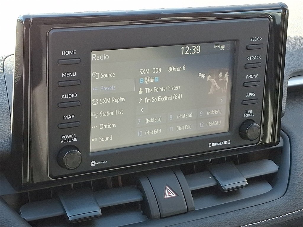 Used 2022 Toyota RAV4 LE image 17