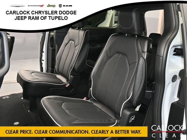 New 2026 Chrysler Pacifica Limited w/ Uconnect Theater Family Group FWD image 29