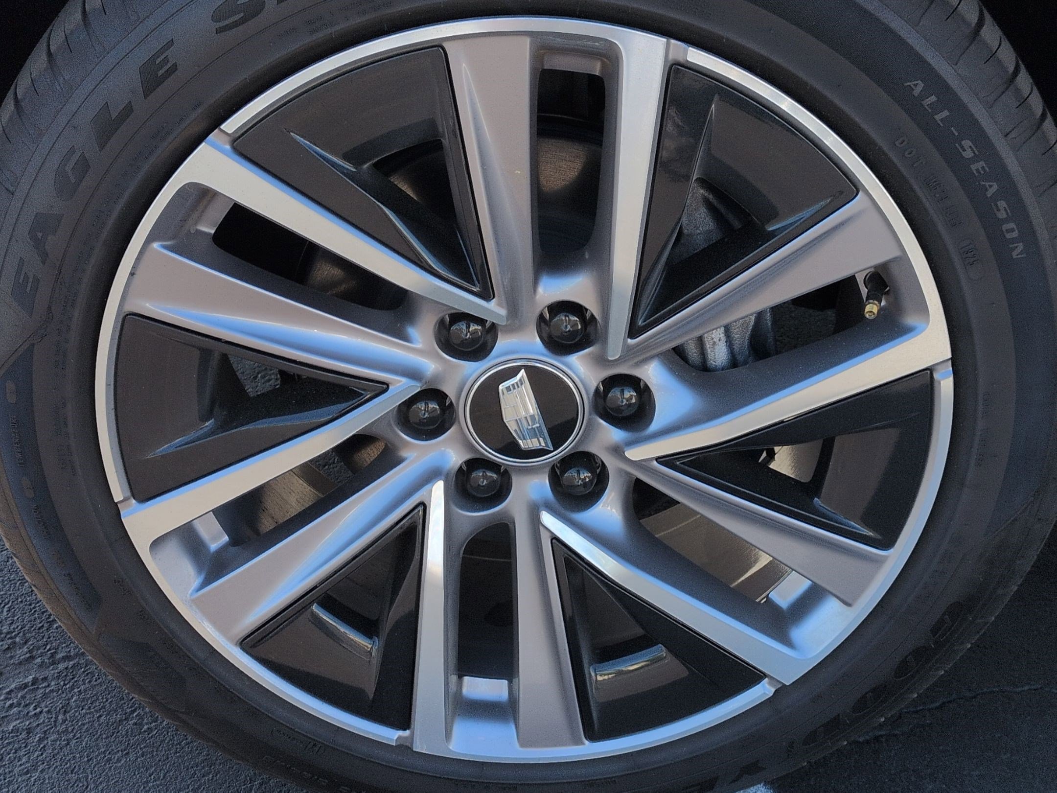 Used 2026 Cadillac Vistiq Sport image 12