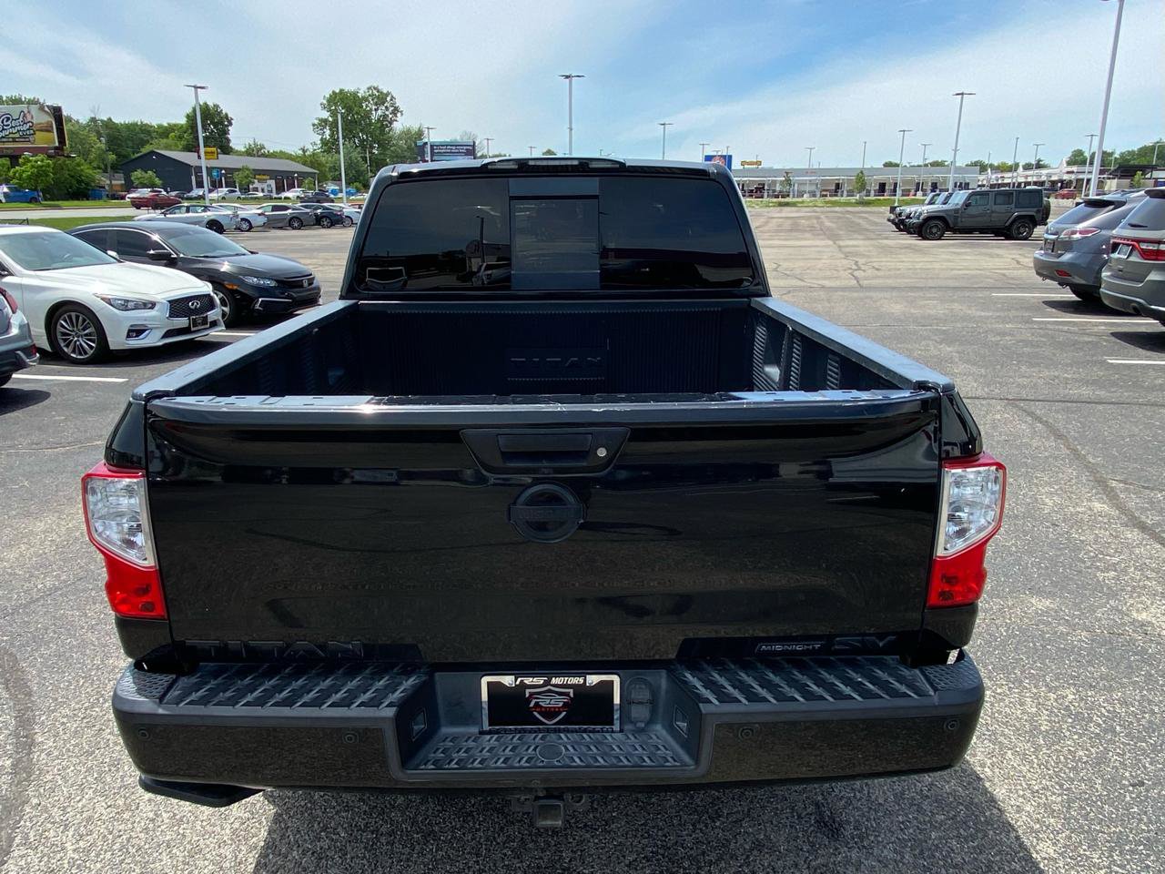 Used 2019 Nissan Titan SV w/ SV Convenience Package RWD image 5