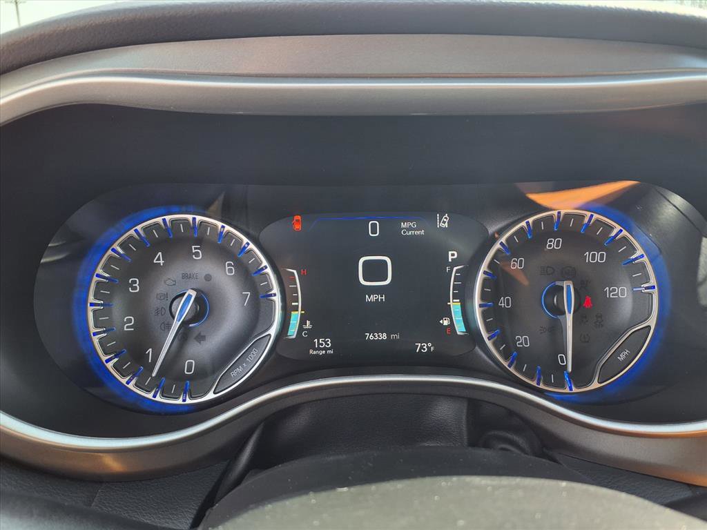 Used 2023 Chrysler Pacifica Touring-L image 24