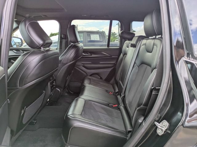 Used 2025 Jeep Grand Cherokee Altitude AWD/4WD image 14
