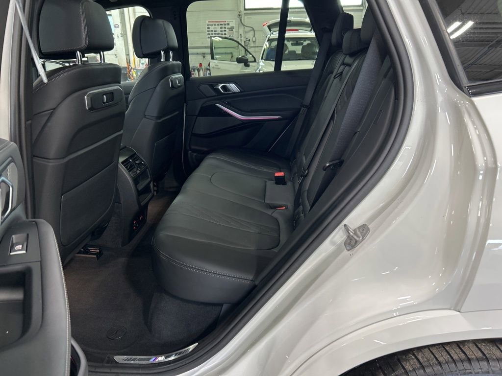 Used 2024 BMW X5 xDrive40i w/ M Sport Package image 25