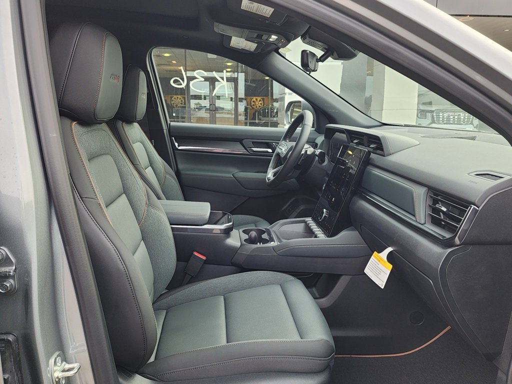 New 2026 GMC Terrain AT4 w/ Convenience Package III image 40