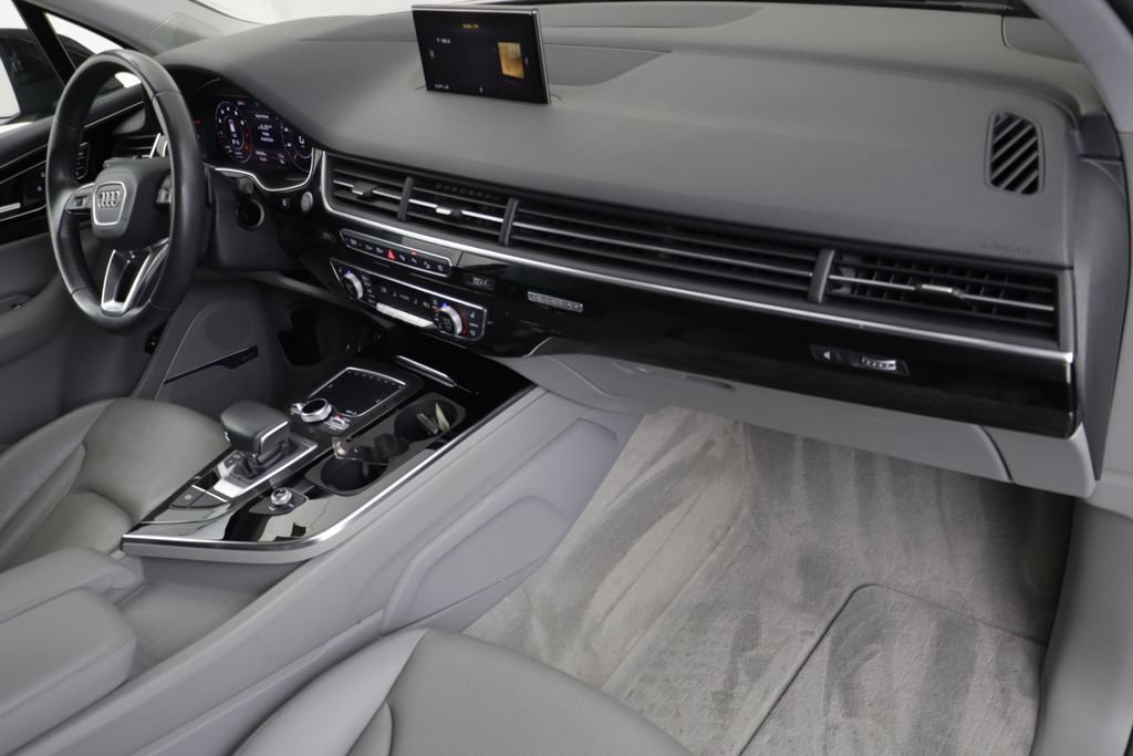 Used 2019 Audi Q7 3.0T Prestige w/ Prestige Package AWD/4WD image 21