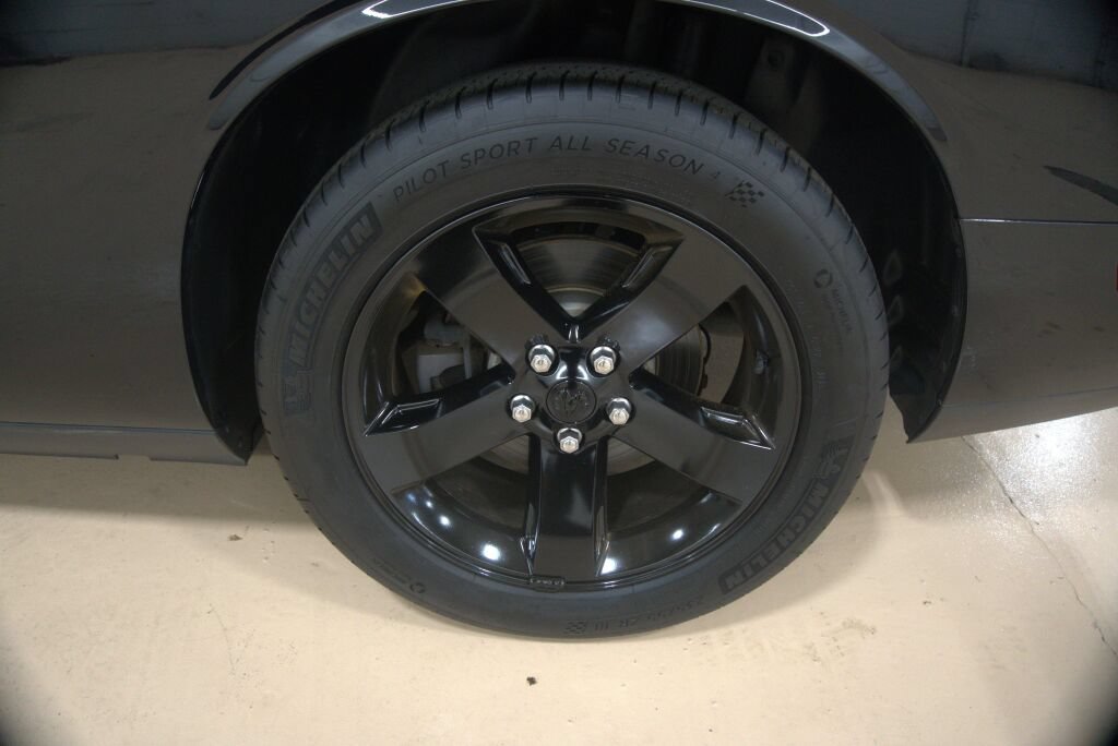 Used 2009 Dodge Challenger R/T RWD image 11
