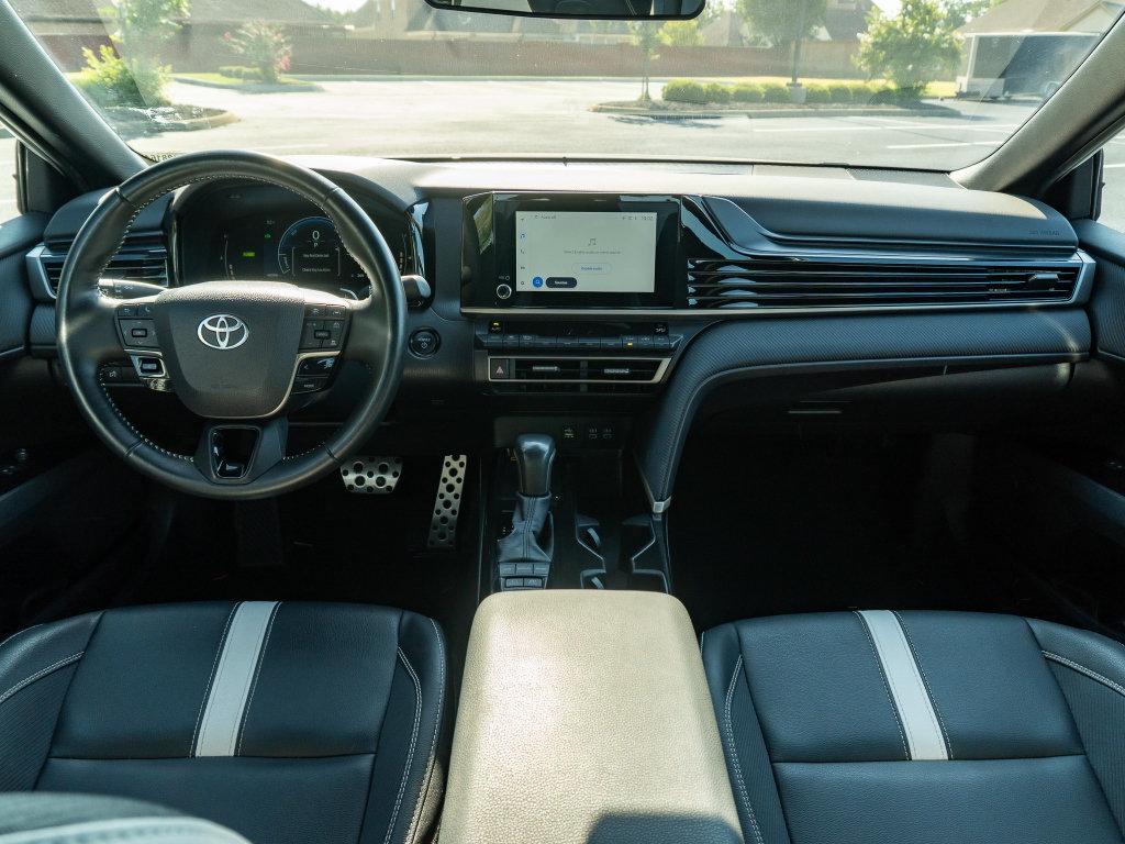 Used 2025 Toyota Camry SE FWD image 20