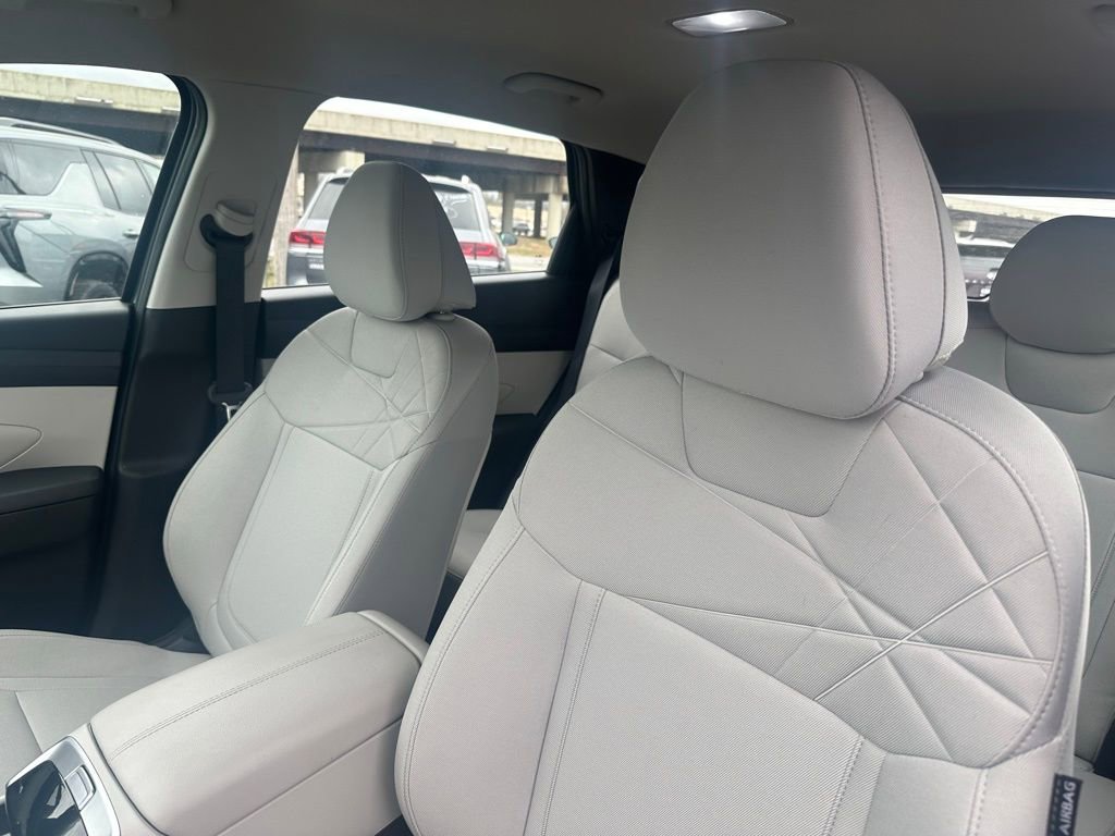 Certified 2025 Hyundai Tucson SE image 23