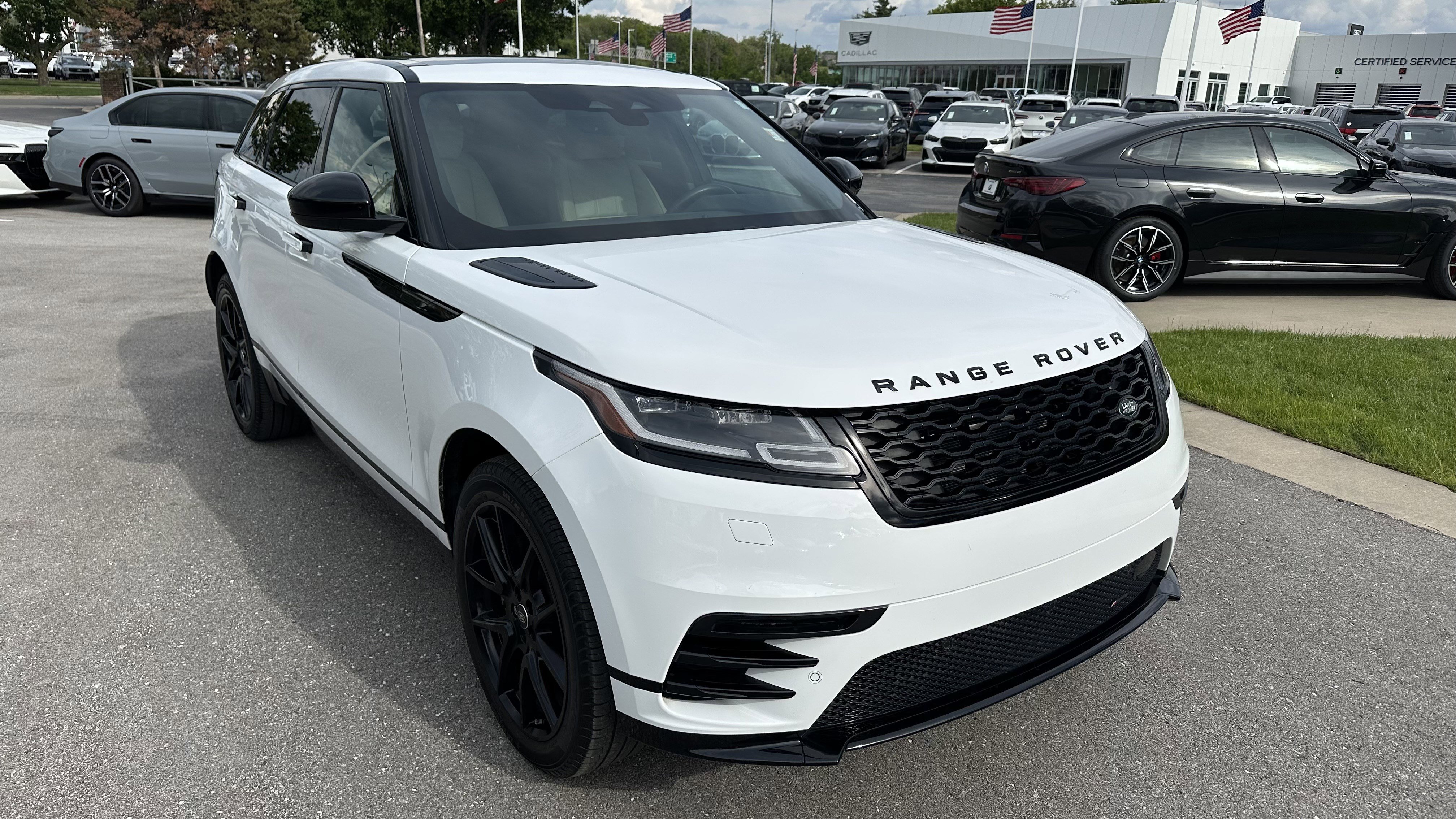 Used 2023 Land Rover Range Rover Velar R-Dynamic S AWD/4WD image 2