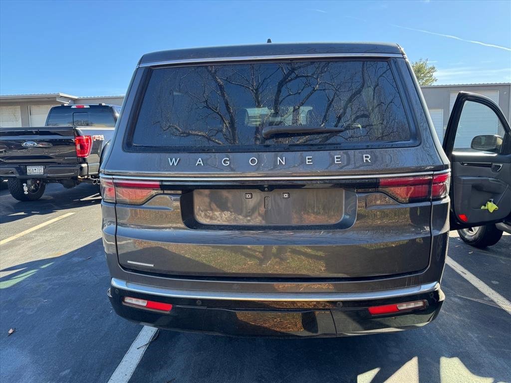 Used 2023 Jeep Wagoneer L 4WD w/ Premium Group I image 6