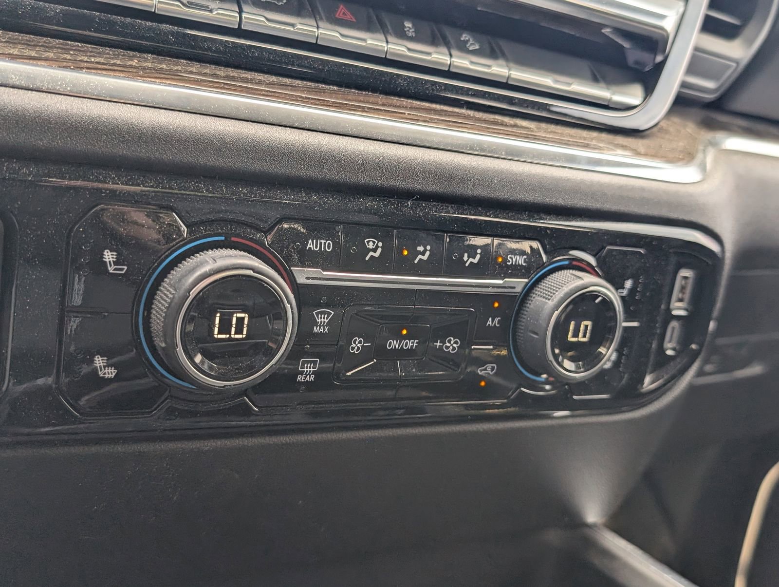 Used 2025 Chevrolet Silverado 2500 LT AWD/4WD image 14
