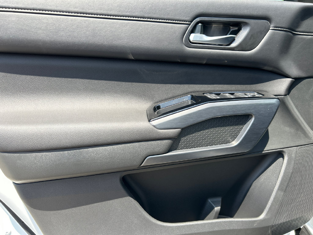 New 2026 Nissan Pathfinder SL FWD image 19