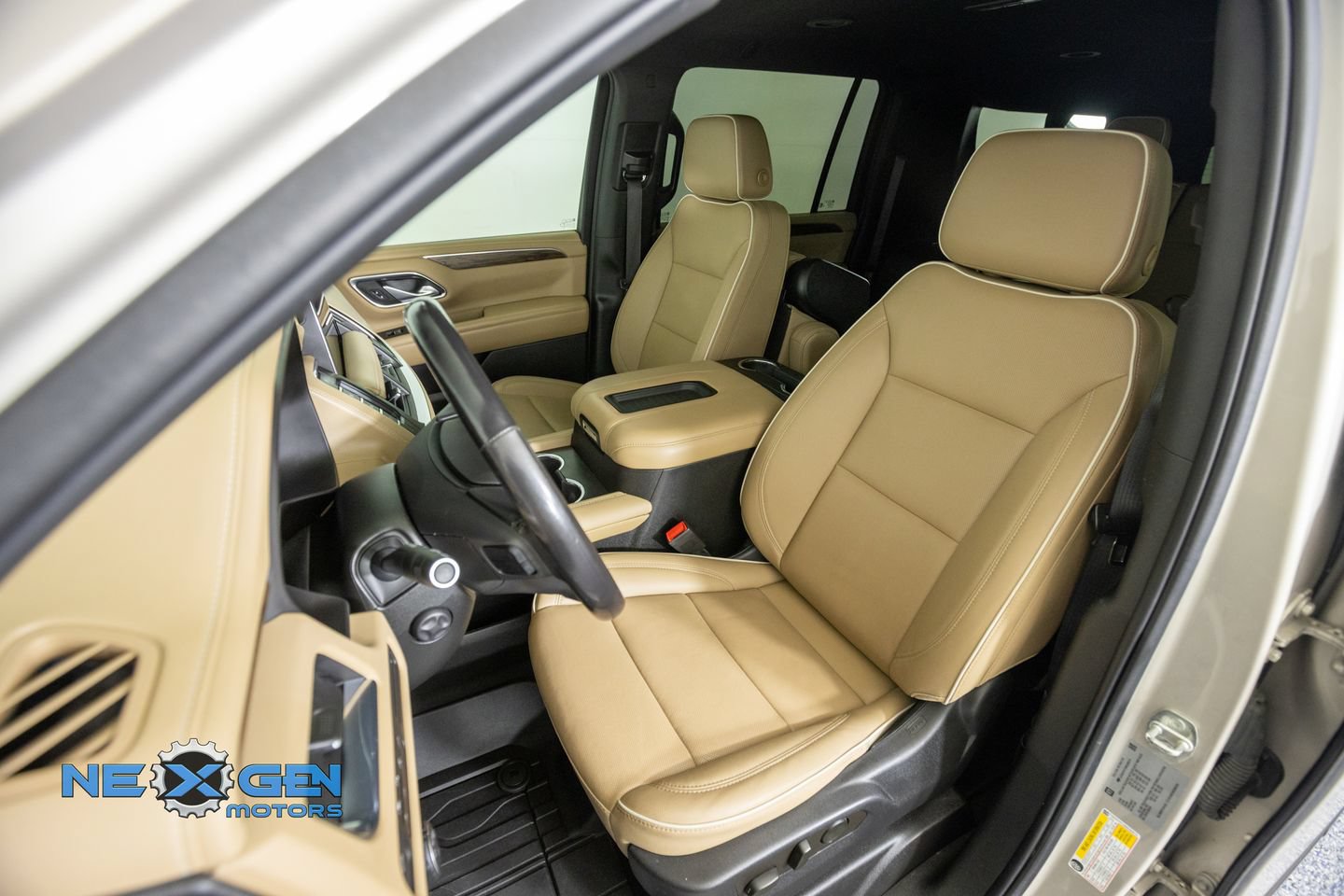 Used 2022 Chevrolet Suburban Premier AWD/4WD image 24