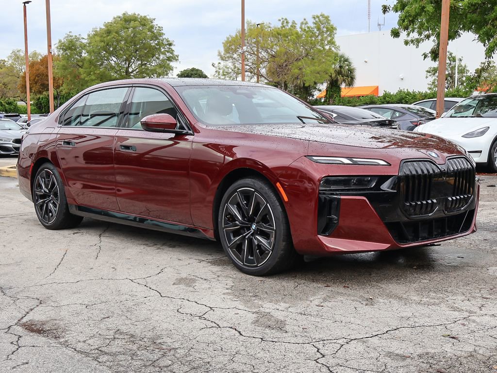 Used 2023 BMW 740i w/ Parking Assistance Package image 2