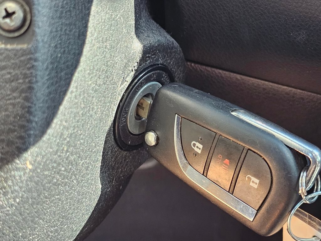 Used 2018 Toyota C-HR XLE FWD image 36