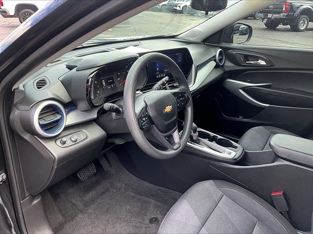 Used 2024 Chevrolet Trax LS FWD image 8