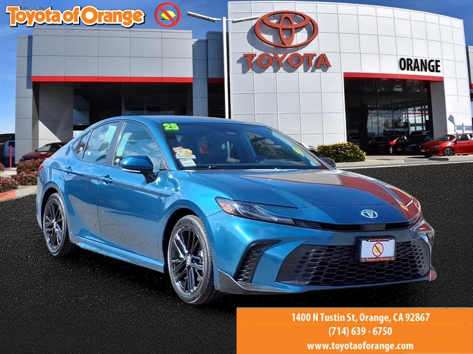 Used 2025 Toyota Camry SE FWD video 1