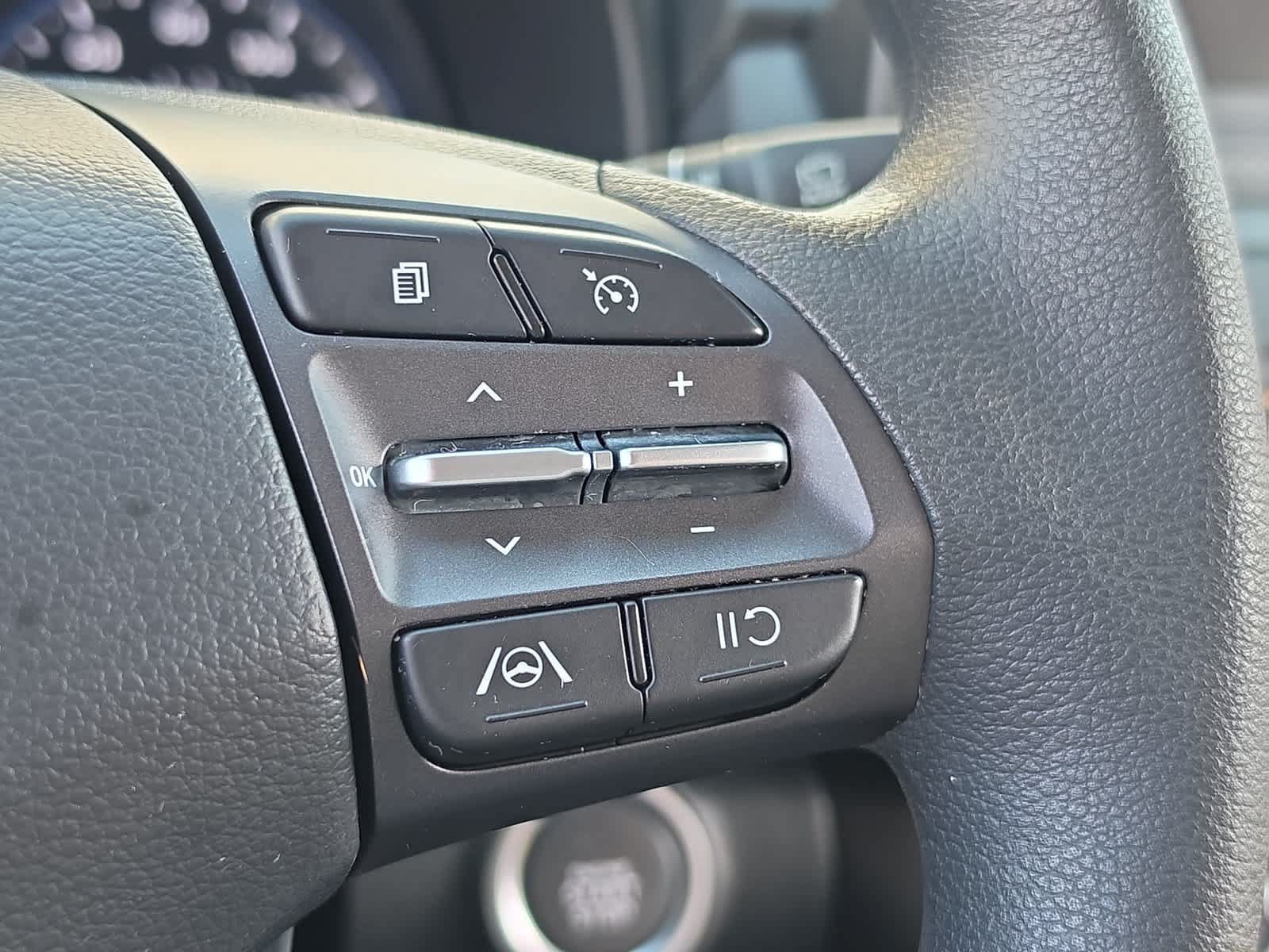 Used 2023 Hyundai Kona SEL w/ Cargo Package FWD image 28