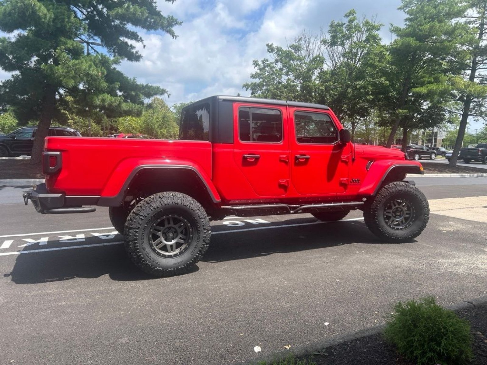 Used 2022 Jeep Gladiator Sport AWD/4WD image 8