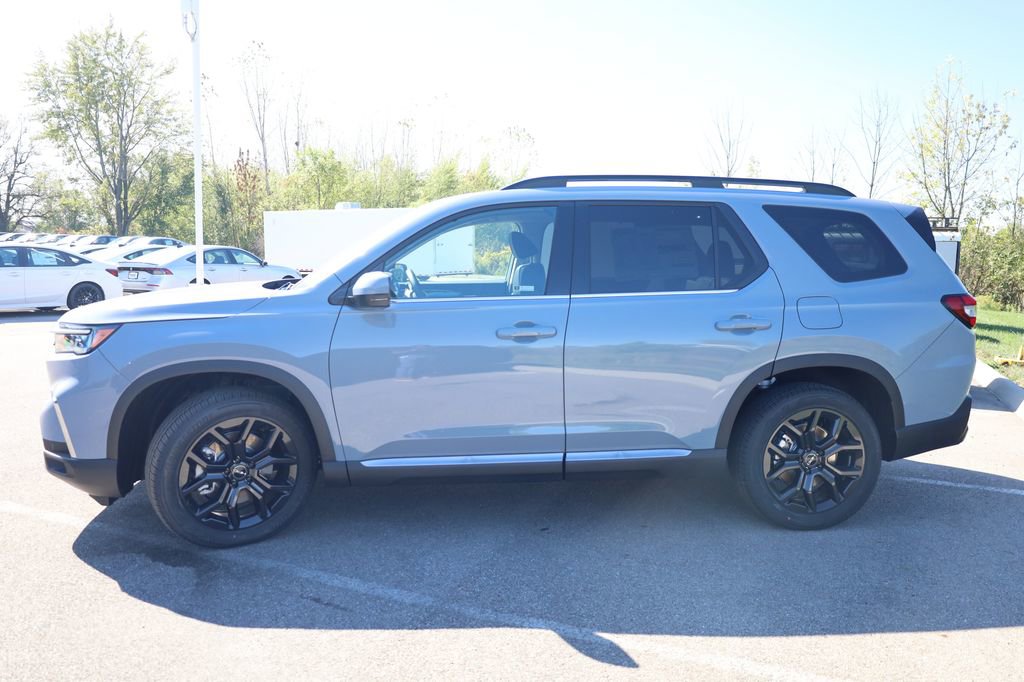 New 2025 Honda Pilot Touring image 8