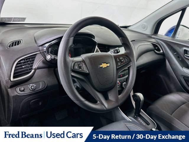 Used 2017 Chevrolet Trax LT w/ Driver Confidence Package AWD/4WD image 14