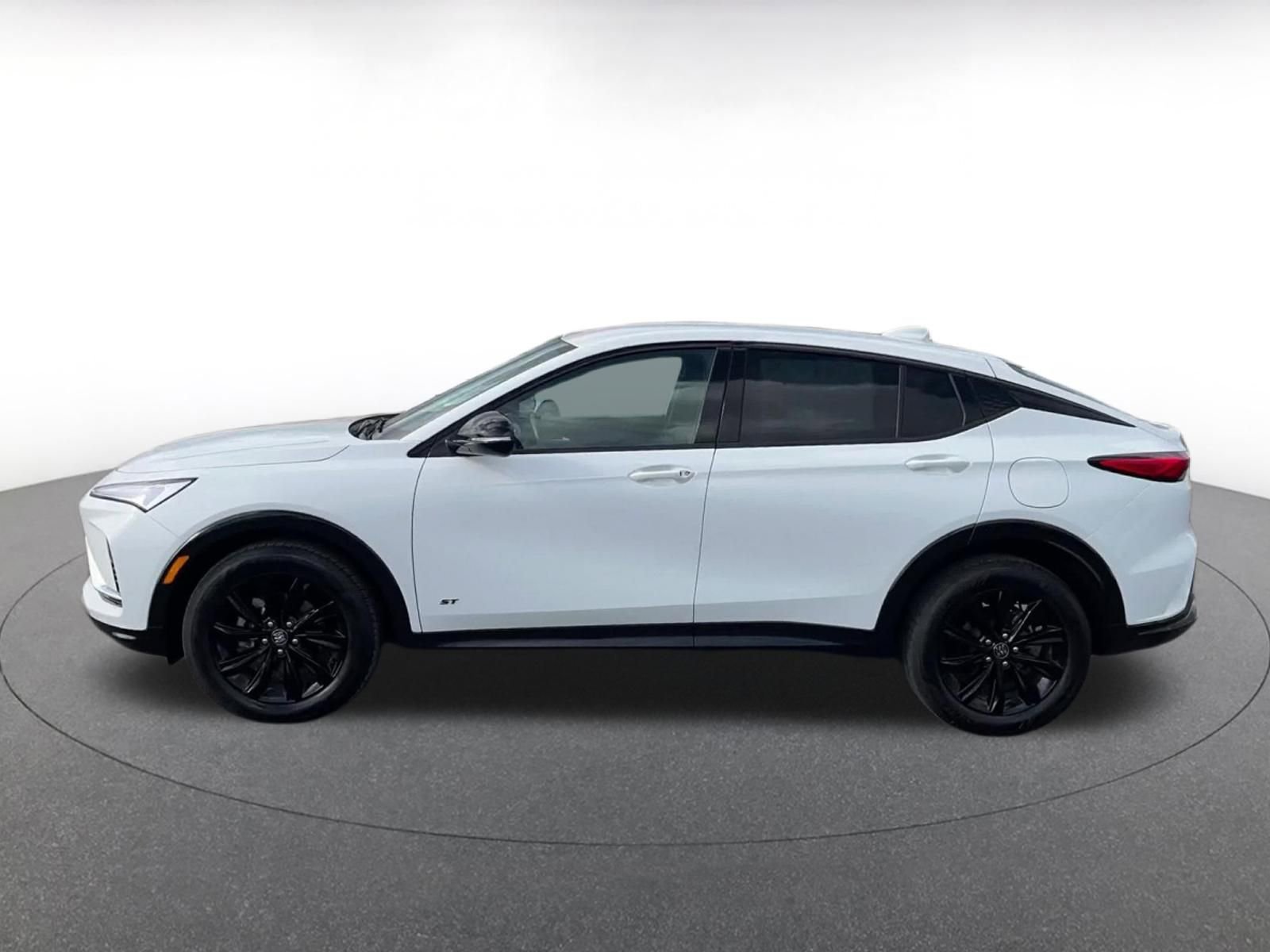 Used 2025 Buick Envista Sport Touring image 9