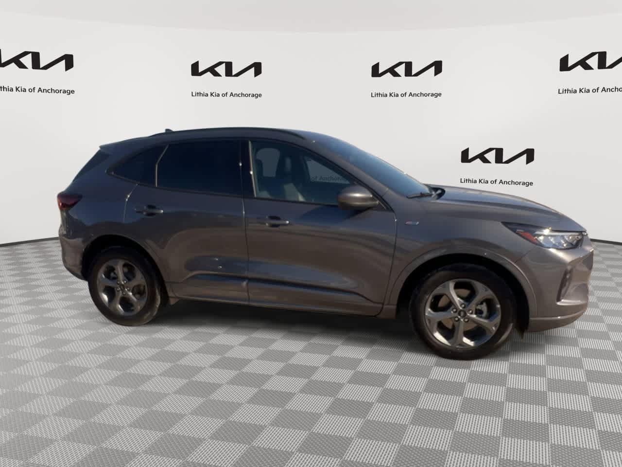 Used 2023 Ford Escape ST-Line Select w/ Tech Pack #2 image 2