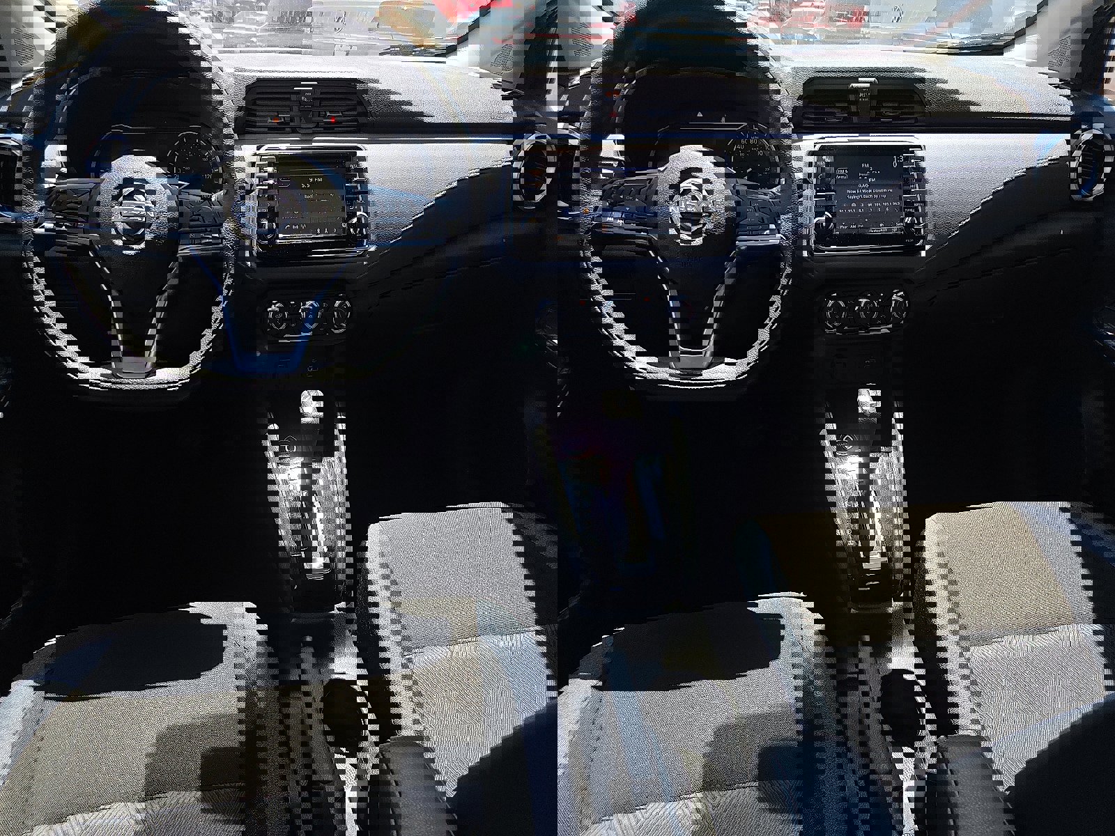 Used 2024 Nissan Versa SV image 7