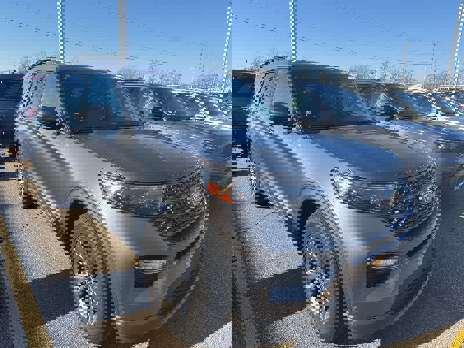 Used 2021 Ford Explorer XLT w/ Equipment Group 202A image 6