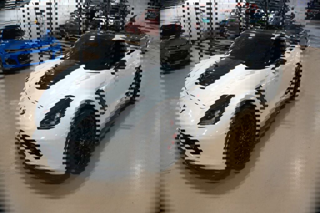 Used 2015 Chevrolet Corvette Z06 w/ 3LZ Preferred Equipment Group image 2