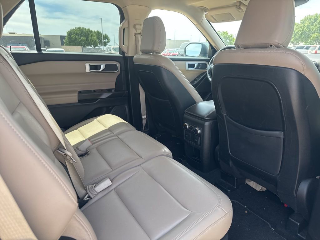 Used 2020 Ford Explorer XLT w/ Equipment Group 202A image 9