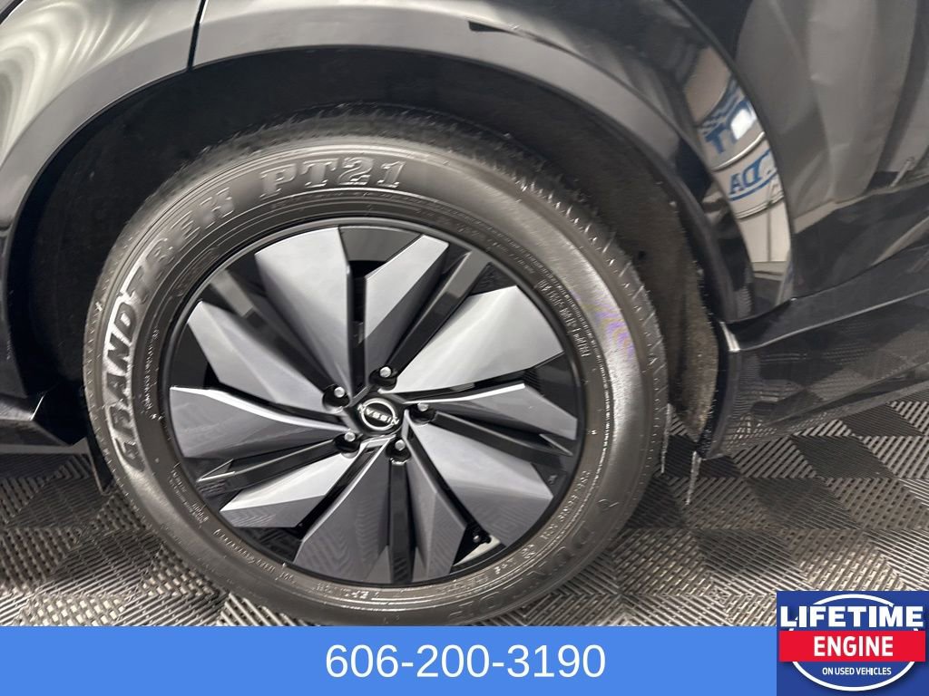 Used 2023 Nissan Ariya AWD image 10