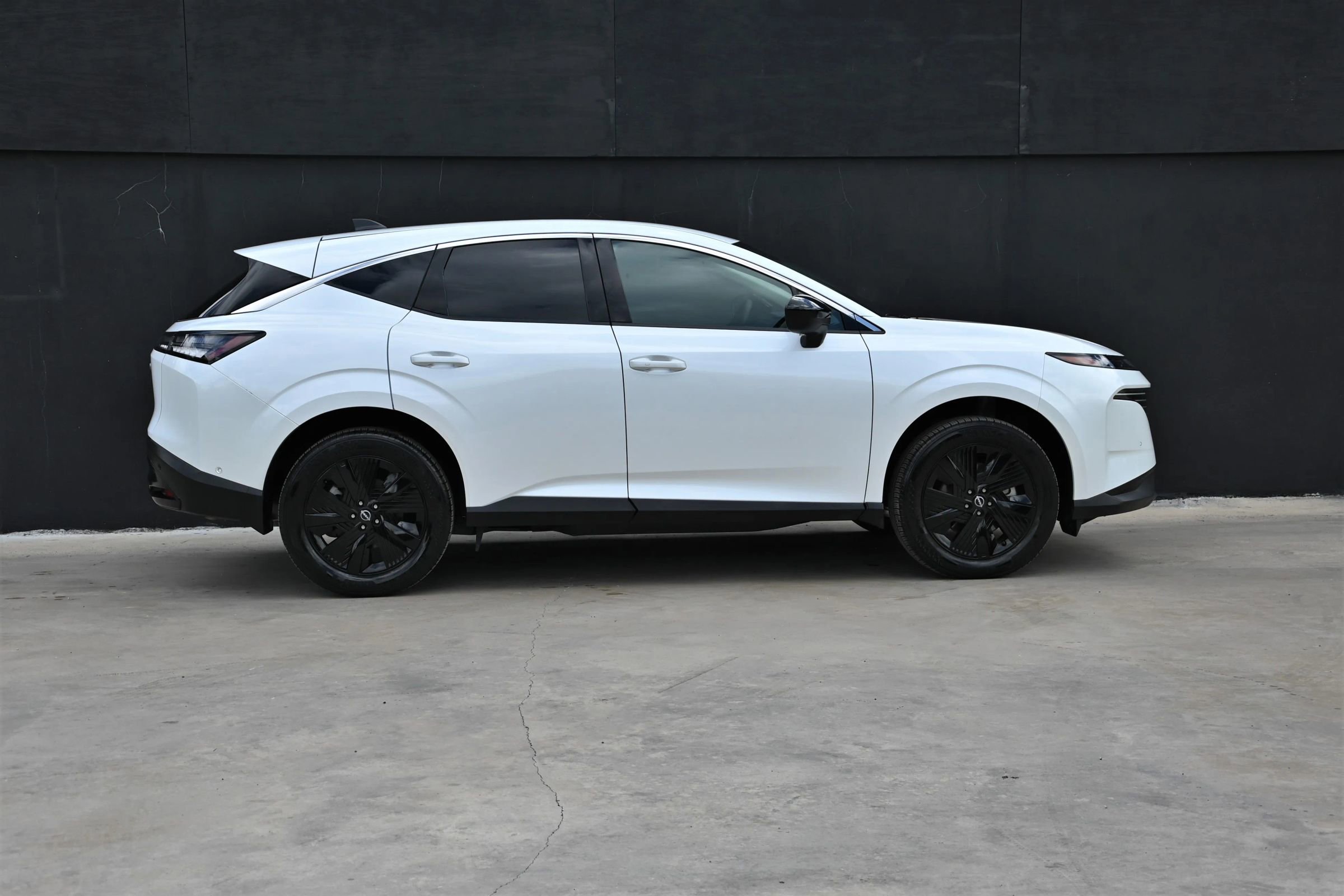 Used 2025 Nissan Murano SV FWD image 7