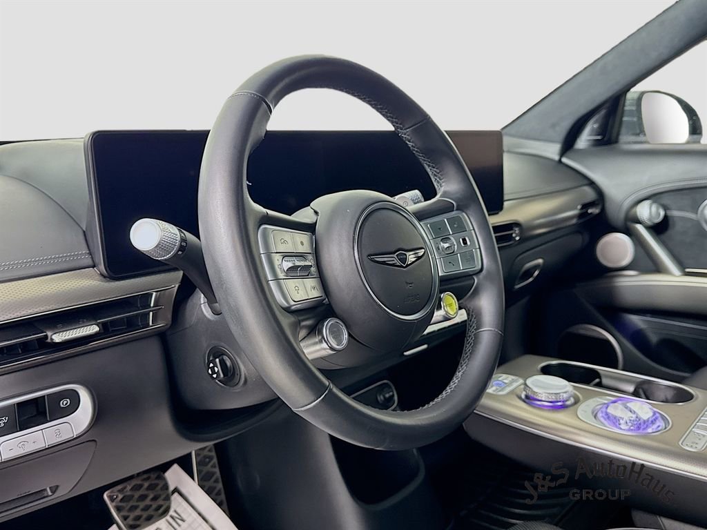 Used 2023 Genesis GV60 Performance image 9