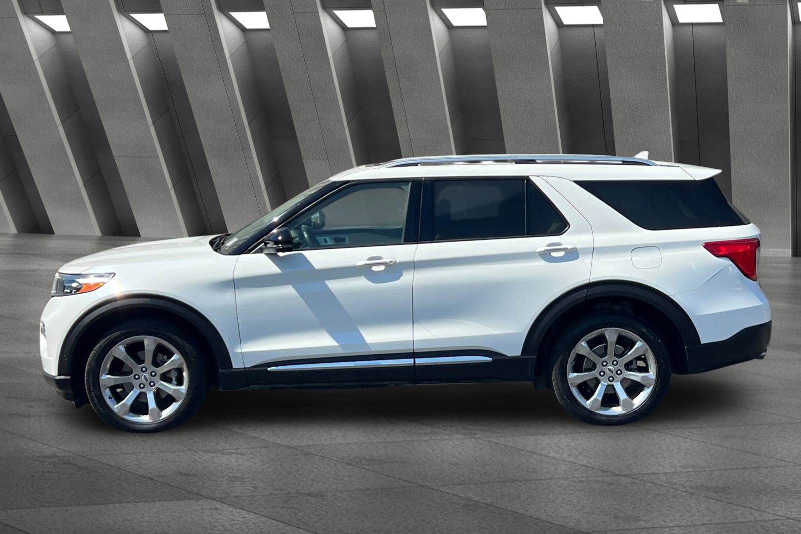 Used 2020 Ford Explorer Platinum w/ Premium Technology Package image 7