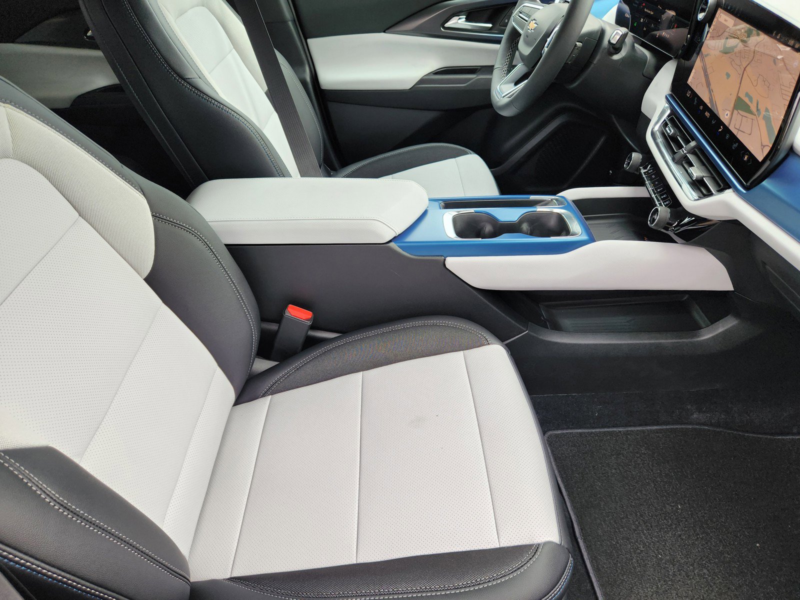 New 2026 Chevrolet Equinox EV LT image 10
