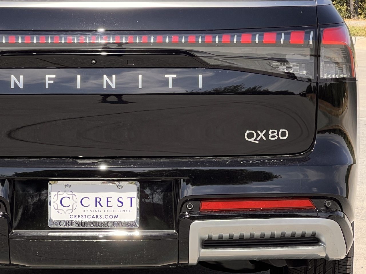 New 2027 INFINITI QX80 Luxe RWD image 3