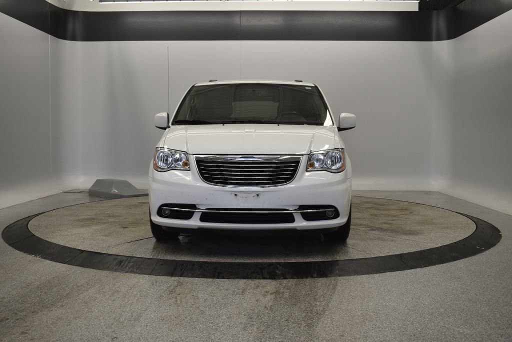 Used 2015 Chrysler Town & Country Touring w/ Driver Convenience Group image 14