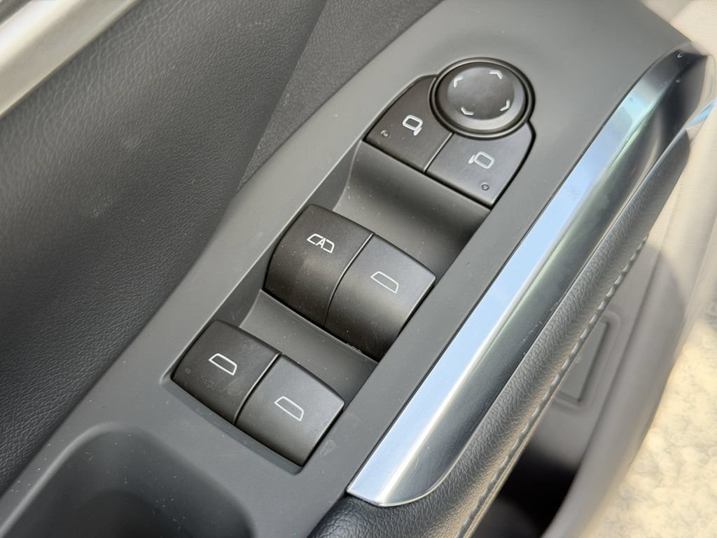 Used 2026 Chevrolet Traverse LT FWD image 22
