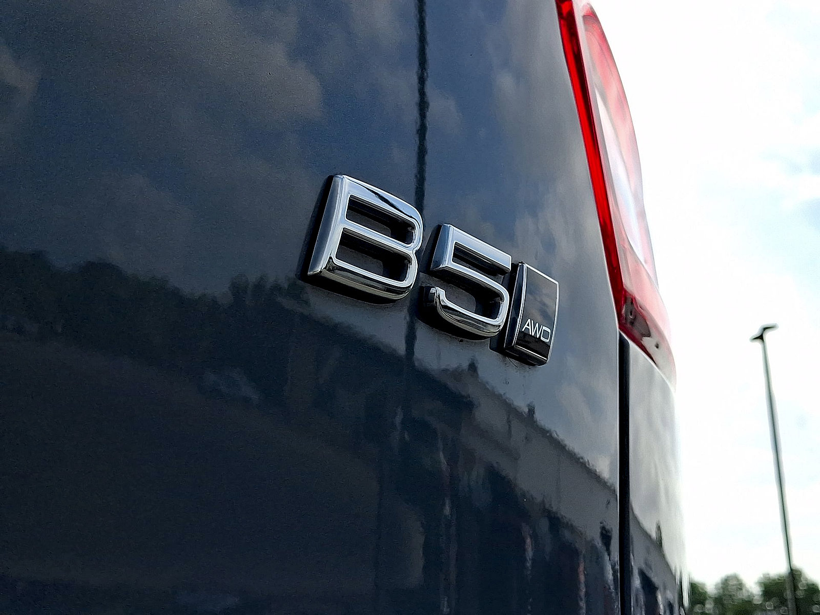 Used 2023 Volvo XC40 B5 Core AWD/4WD image 24
