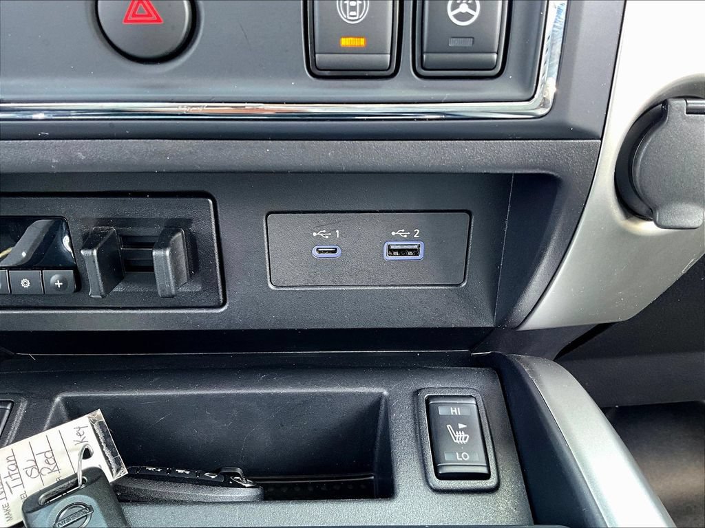Used 2021 Nissan Titan SL w/ Moonroof Package AWD/4WD image 19
