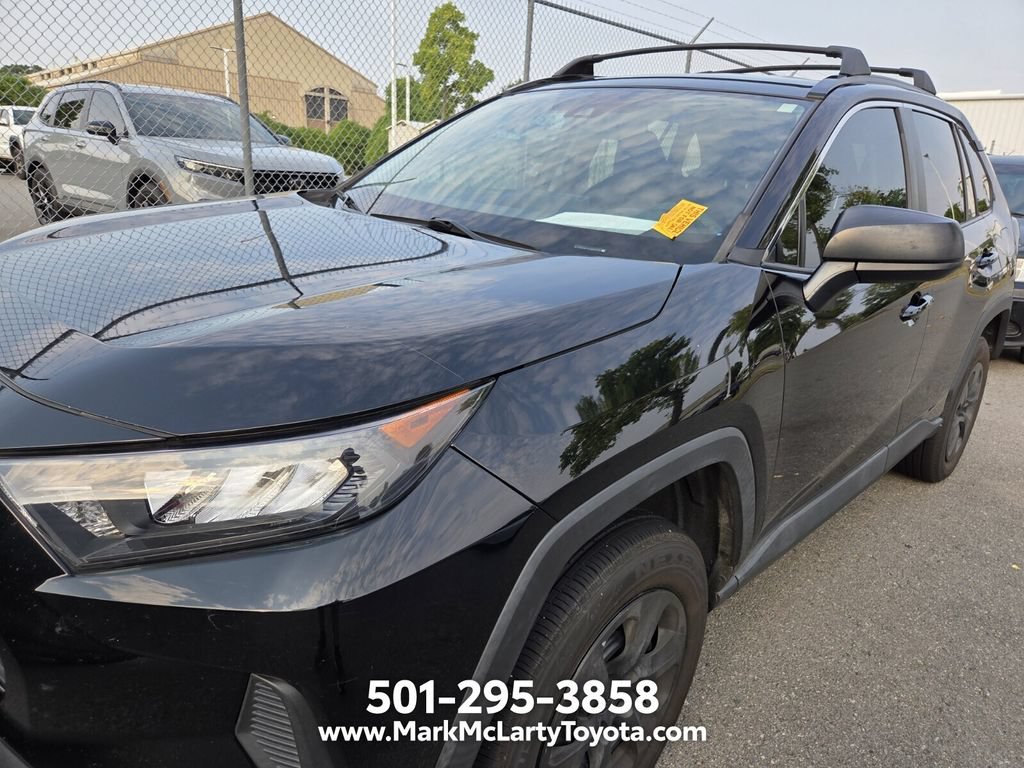 Used 2020 Toyota RAV4 LE FWD image 5