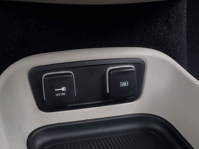 Used 2017 Chrysler Pacifica Touring image 27