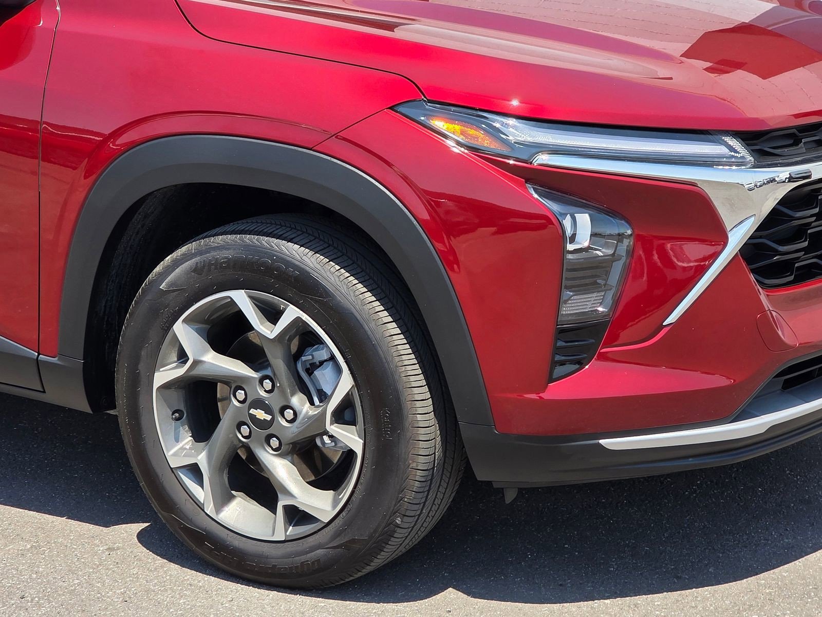 Certified 2025 Chevrolet Trax LT w/ Driver Confidence Package image 4