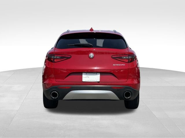 Used 2020 Alfa Romeo Stelvio RWD image 4