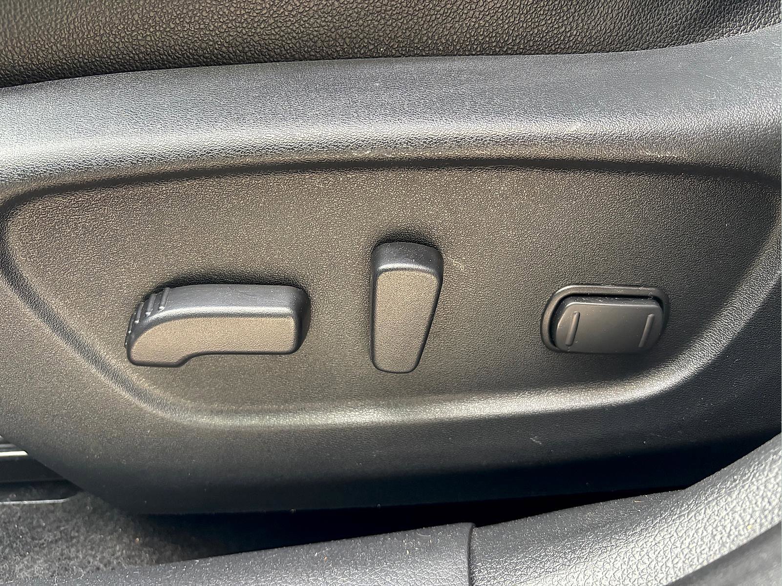 Used 2018 Nissan Rogue SL AWD/4WD image 15