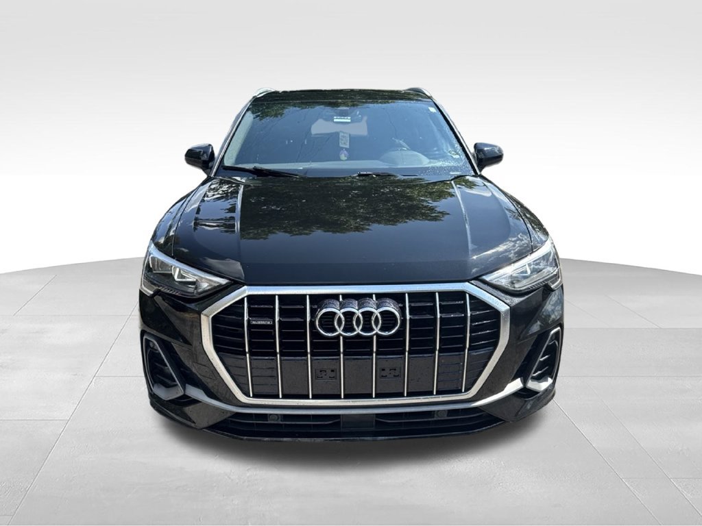 Used 2020 Audi Q3 2.0T Premium w/ Convenience Package AWD/4WD image 3