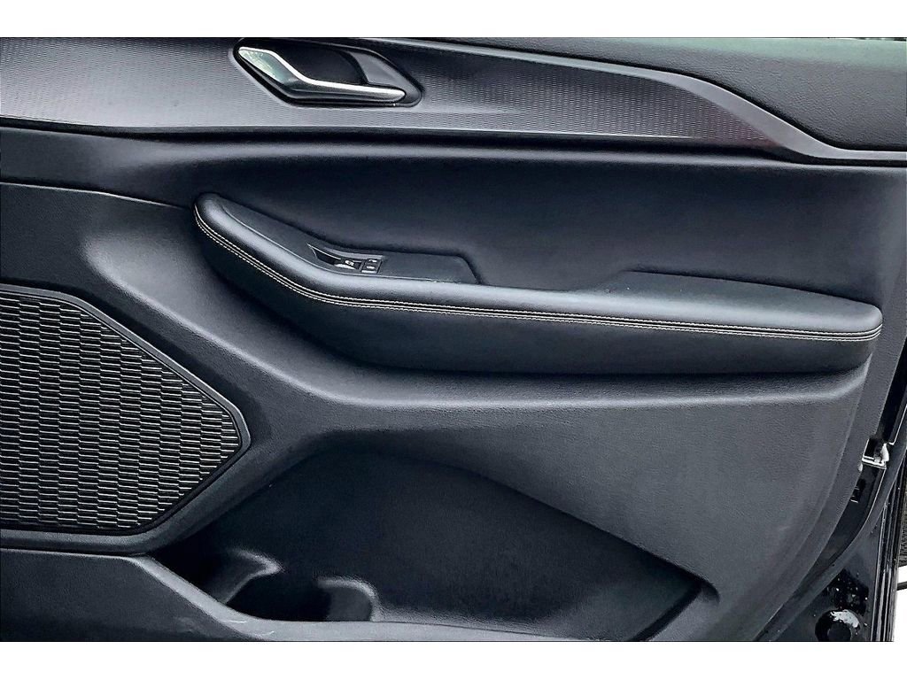 Used 2024 Jeep Grand Cherokee Laredo image 21