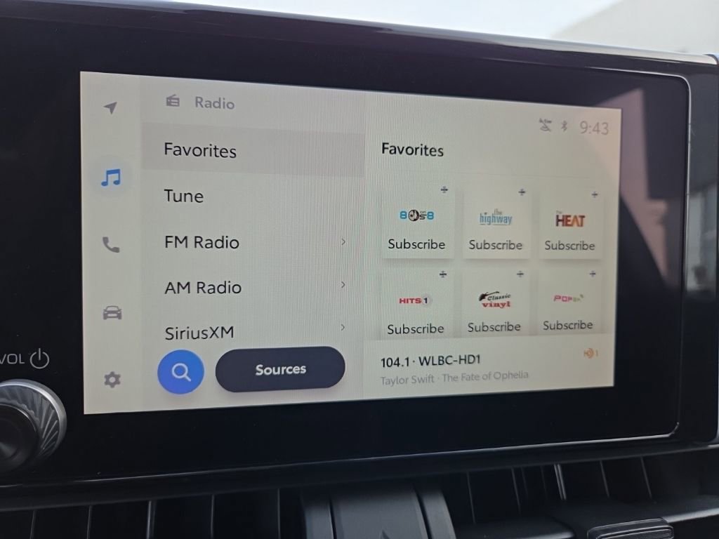 Used 2024 Toyota RAV4 LE image 39