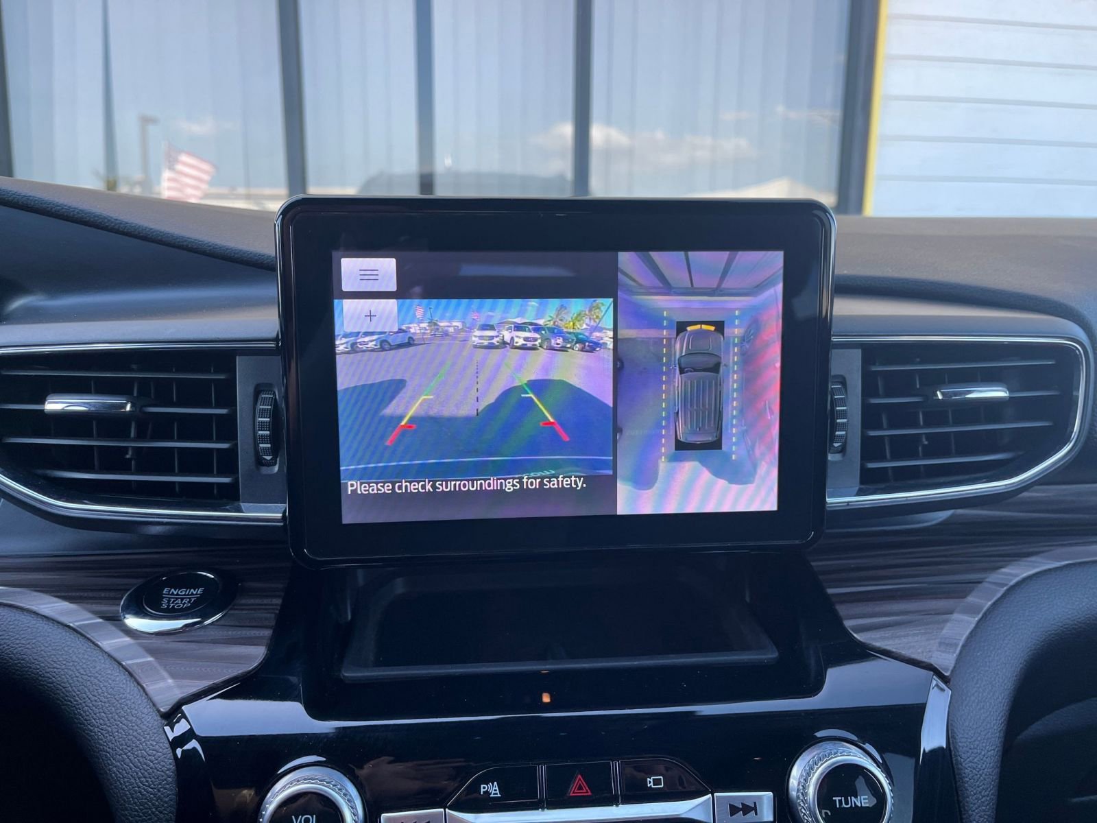 Used 2023 Ford Explorer Limited image 27